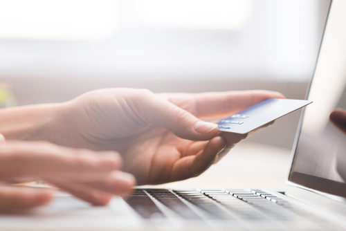 Read more about the article 5 thoughts I had after paying off my credit card debt