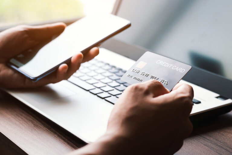 Read more about the article What Is a Payment Gateway?
